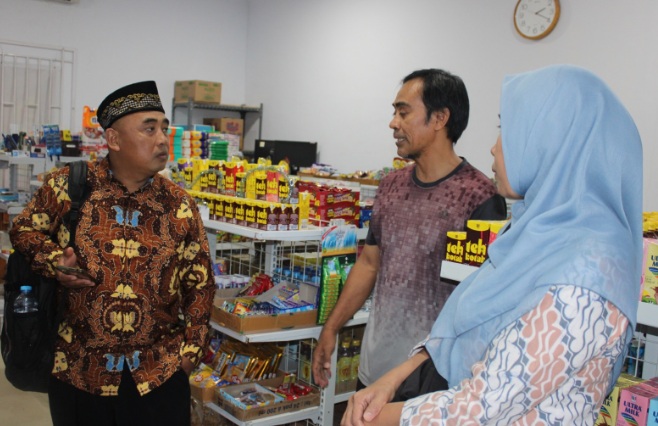Program ZMart UPZ Masjid Nurul Ilmi Makassar Mampu Dorong Ekonomi Masyarakat Sekitar Program ZMart UPZ Masjid Nurul Ilmi Makassar Mampu Dorong Ekonomi Masyarakat Sekitar