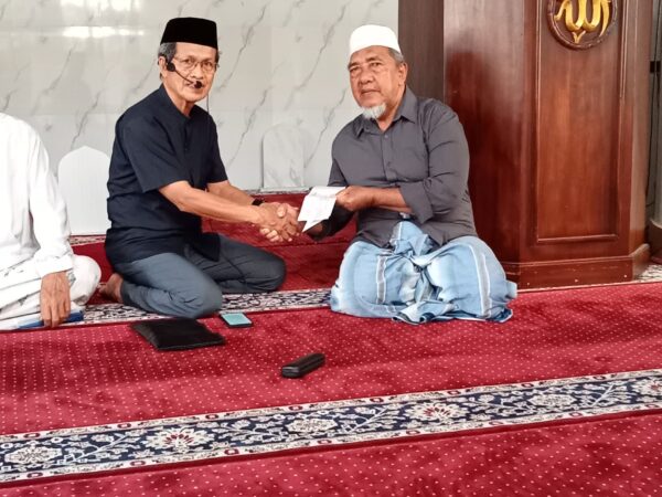 Penyerahan Dana Stimulus Masjid Nurul Ilmi kepada Masjid Inayatullah